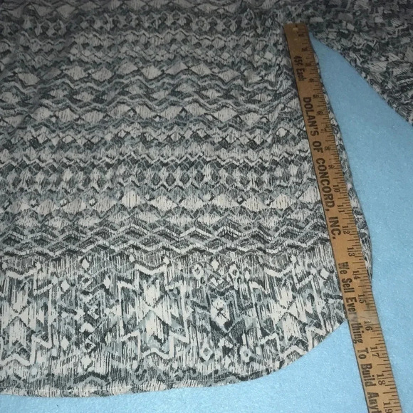 BEACHLUNCHLOUNGE ballon sleeves round neck w/ v-neck silver beads, sequins SZ XL - Picture 10 of 11